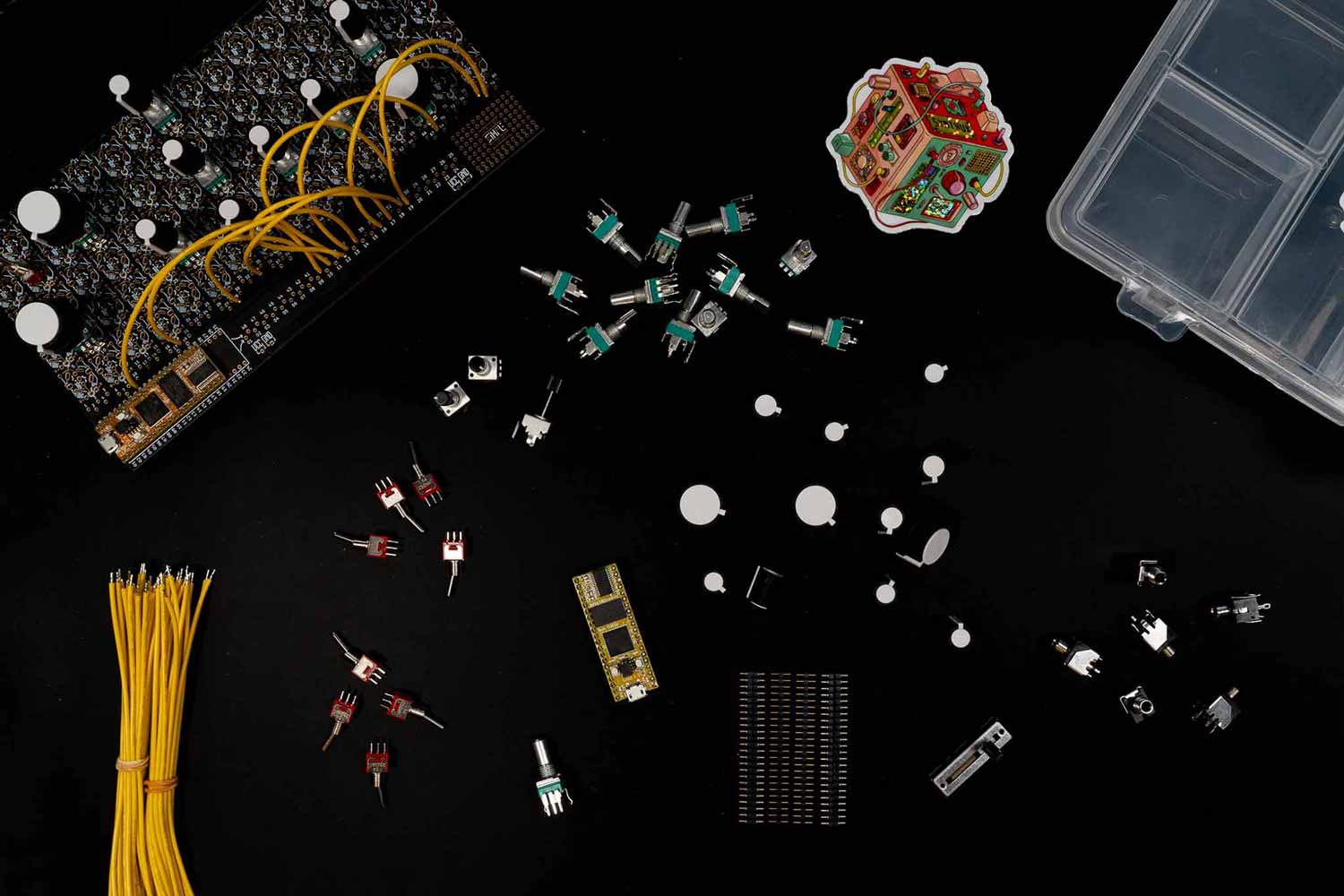 Synth DIY at synthCube Synthux Academy